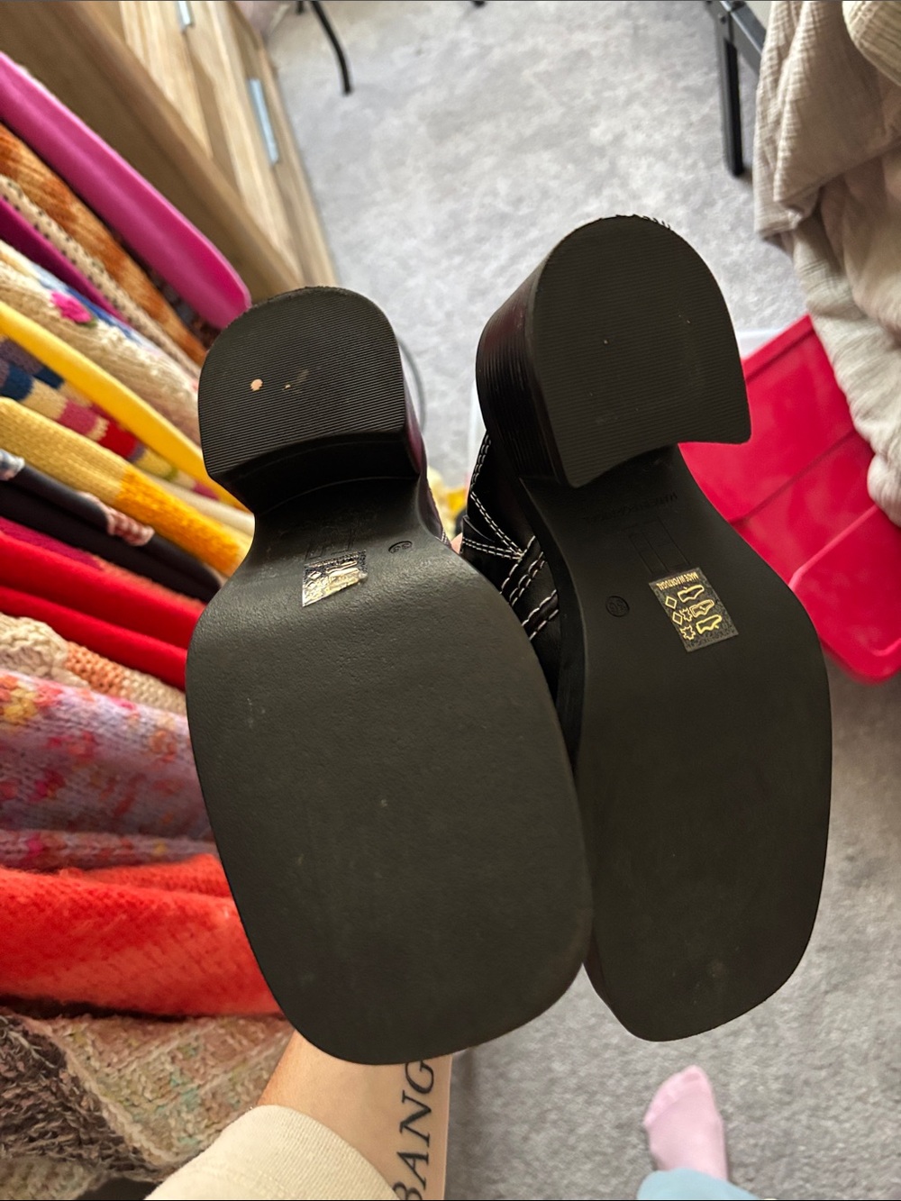 MIISTA RUBI BLACK MULES - Picture 8 of 8